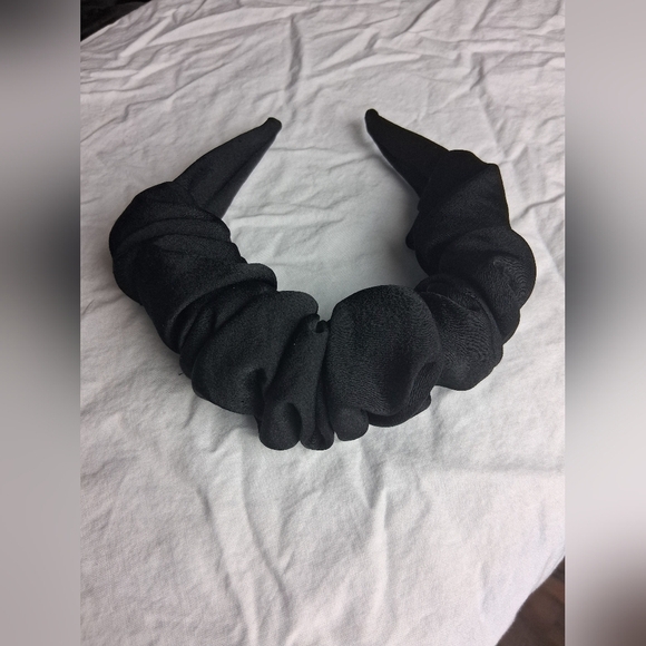 Headband Womens Black - Picture 3 of 3